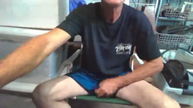 Lovyourpuss online show from 12.17.25