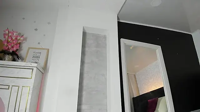 floraginette online show from 03.28.26