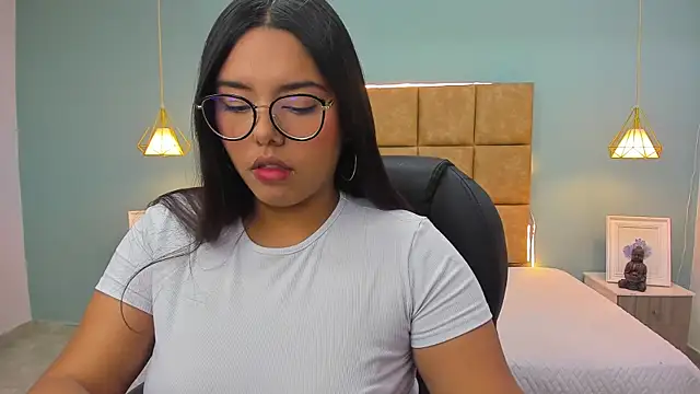 NaniXoxo18 online show from 11.12.25