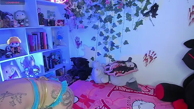 sarahminage  online show from 11.11.25