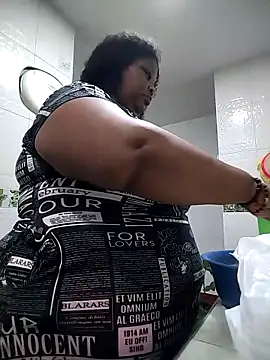 Snapshot of Exoticbigmandy chatting on 11.14.25 Exoticbigmandy online show from 11.14.25