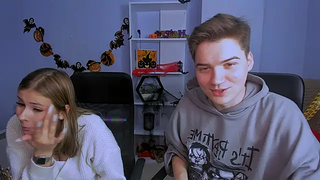 Snapshot of jeren_smile chatting on 10.23.25 jeren smile online show from 10.23.25