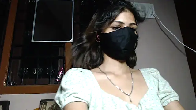 Snapshot of Isha_Sax chatting on 10.09.25 Isha Sax online show from 10.09.25