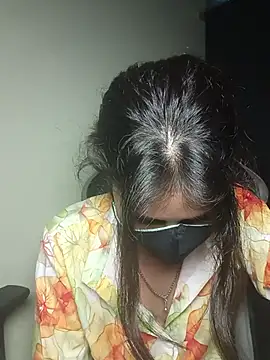 Snapshot of Isha_Sax chatting on 10.26.25 Isha Sax online show from 10.26.25