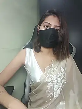 Snapshot of Isha_Sax chatting on 10.27.25 Isha Sax online show from 10.27.25