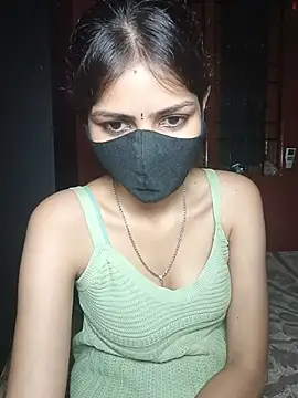 Snapshot of Isha_Sax chatting on 10.30.25 Isha Sax online show from 10.30.25