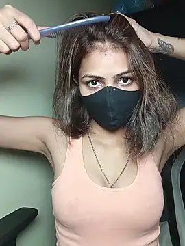 Snapshot of Isha_Sax chatting on 11.20.25 Isha Sax online show from 11.20.25