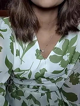 Snapshot of Isha_Sax chatting on 02.11.26 Isha Sax online show from 02.11.26