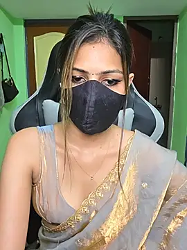 Snapshot of Isha_Sax chatting on 04.12.26 Isha Sax online show from 04.12.26