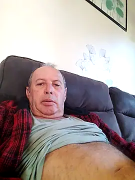 Snapshot of Vince072 chatting on 09.15.25 Vince072 online show from 09.15.25