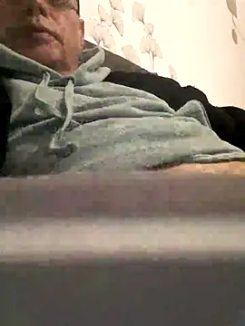 Snapshot of Vince072 chatting on 09.26.25 Vince072 online show from 09.26.25