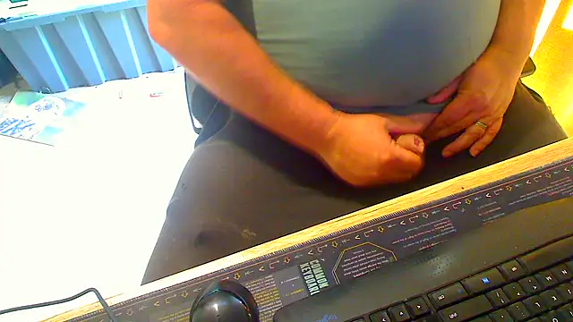 Snapshot of latexsub75 chatting on 02.27.26 latexsub75 online show from 02.27.26