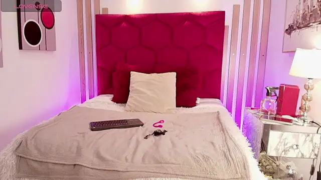 EmmaJhomson online show from 03.26.26