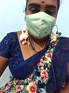 Snapshot of Tamil_riyalini12 chatting on 10.24.25 Tamil riyalini12 online show from 10.24.25