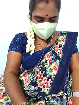 Snapshot of Tamil_riyalini12 chatting on 11.21.25 Tamil riyalini12 online show from 11.21.25