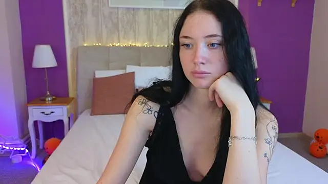 Snapshot of Ivanna__Rose chatting on 11.28.25 Ivanna Rose online show from 11.28.25