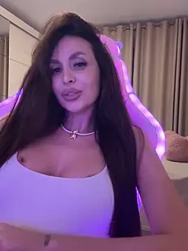 LunaBex online show from 10.02.25