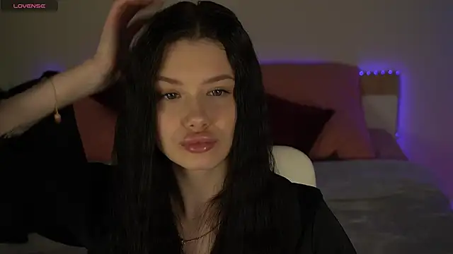 Snapshot of ReginaWine chatting on 02.23.26 ReginaWine online show from 02.23.26