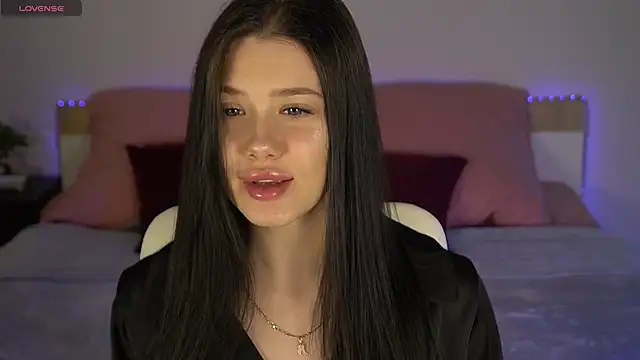 Snapshot of ReginaWine chatting on 02.24.26 ReginaWine online show from 02.24.26