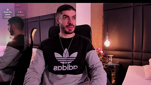 AxelThompson  online show from 09.10.25