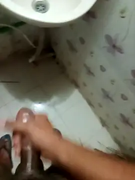 Snapshot of zim200 chatting on 04.13.26 zim200 online show from 04.13.26