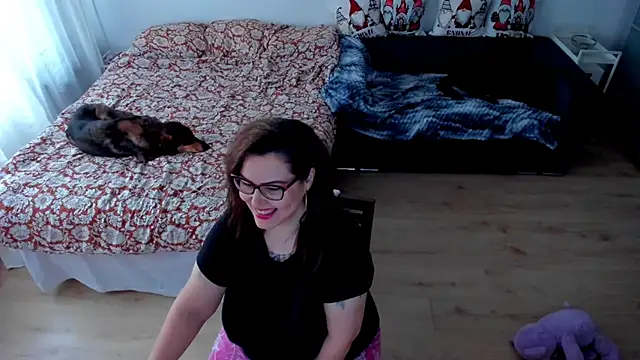 Snapshot of Squirt_Kimm chatting on 12.16.25 Squirt Kimm online show from 12.16.25