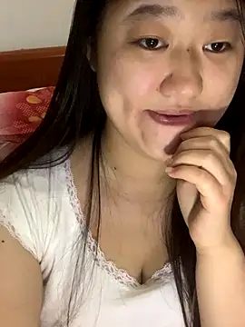 Snapshot of xialuo25 chatting on 11.17.25 xialuo25 online show from 11.17.25