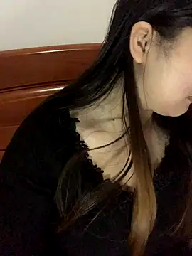 Snapshot of xialuo25 chatting on 11.19.25 xialuo25 online show from 11.19.25