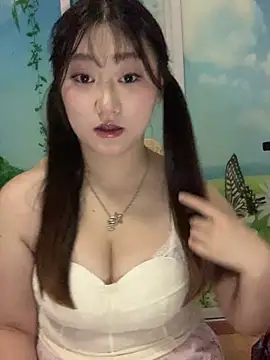 Snapshot of xialuo25 chatting on 04.22.26 xialuo25 online show from 04.22.26