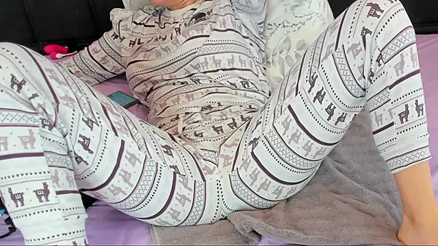 Horny mommy online show from 01.29.25