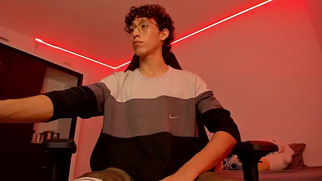 velvet skyn online show from 10.04.25