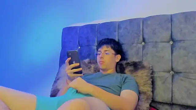 Snapshot of Maximo_Miller chatting on 09.16.25 Maximo Miller online show from 09.16.25