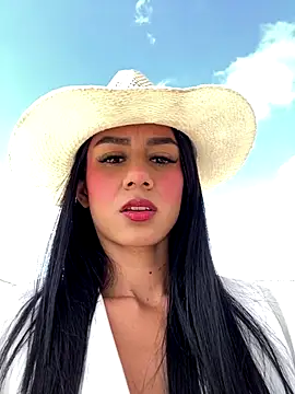 Juliana Xander online show from 12.15.25