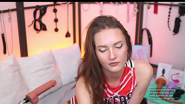 Snapshot of Olivia_WestSun chatting on 10.13.25 Olivia WestSun online show from 10.13.25