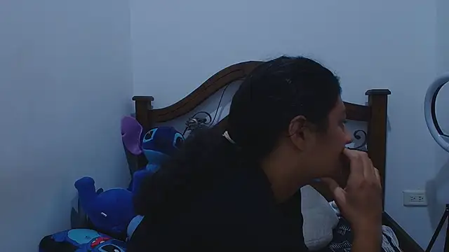 Snapshot of Aria_Arthur chatting on 10.06.25 Aria Arthur online show from 10.06.25