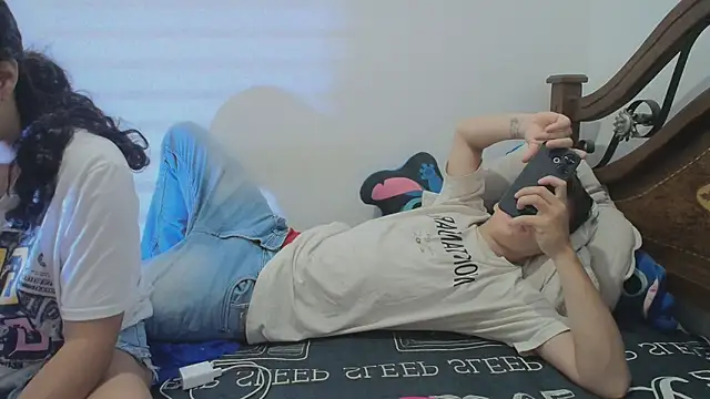 Snapshot of Aria_Arthur chatting on 10.10.25 Aria Arthur online show from 10.10.25