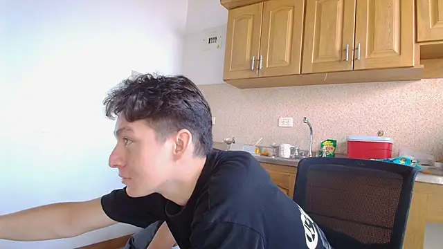 Snapshot of Aria_Arthur chatting on 10.15.25 Aria Arthur online show from 10.15.25