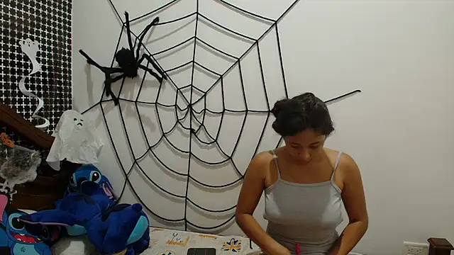 Snapshot of Aria_Arthur chatting on 10.29.25 Aria Arthur online show from 10.29.25