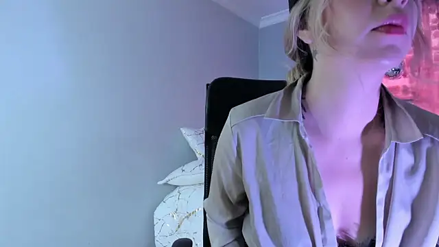 Pamela Squirtt online show from 12.19.25