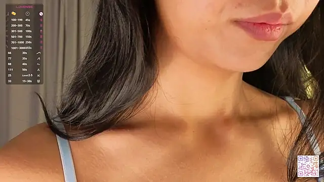 Snapshot of AlodiaAxley chatting on 11.17.25 AlodiaAxley online show from 11.17.25