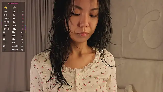 Snapshot of AlodiaAxley chatting on 11.23.25 AlodiaAxley online show from 11.23.25