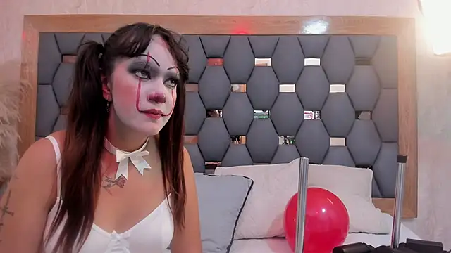 juliette pretty  online show from 10.17.25