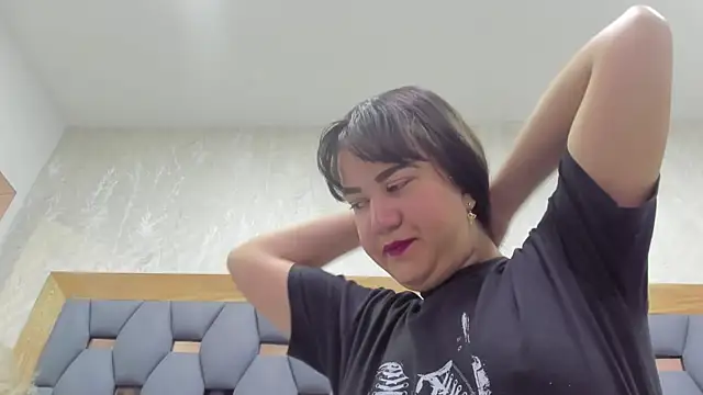 juliette pretty  online show from 12.02.25