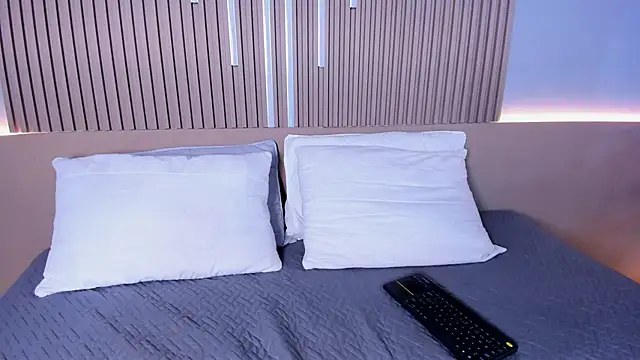 Snapshot of Camile_cute chatting on 02.13.26 Camile cute online show from 02.13.26