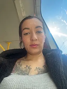 SALOME KORLAND online show from 12.17.25