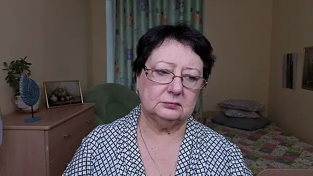 Margo Moll online show from 12.05.25