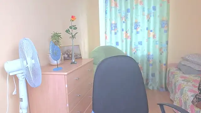 Margo Moll online show from 12.19.25