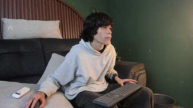 Diamond twink online show from 07.03.26