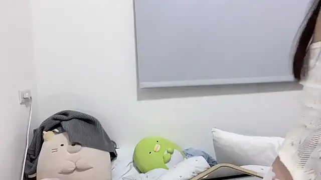 LHeart online show from 10.24.25