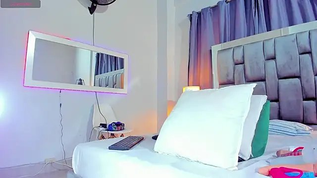 Snapshot of milfhorny_69 chatting on 11.12.25 milfhorny 69 online show from 11.12.25